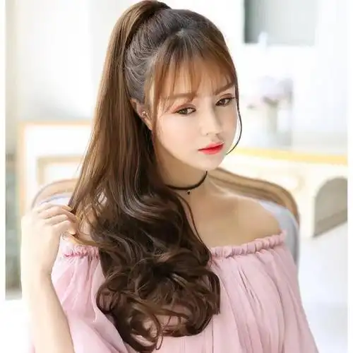 大波浪卷发气质优雅美女