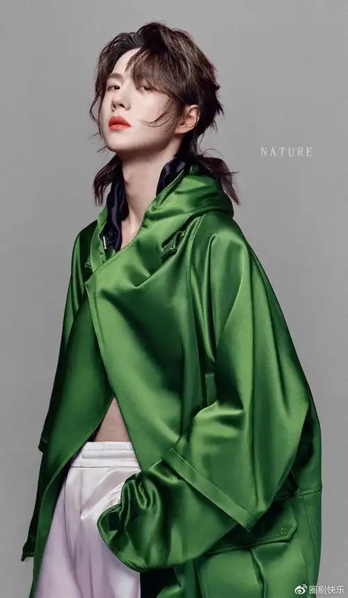 王一博:2021酷盖首登即斩获《时尚芭莎》首位开季单人男星封面