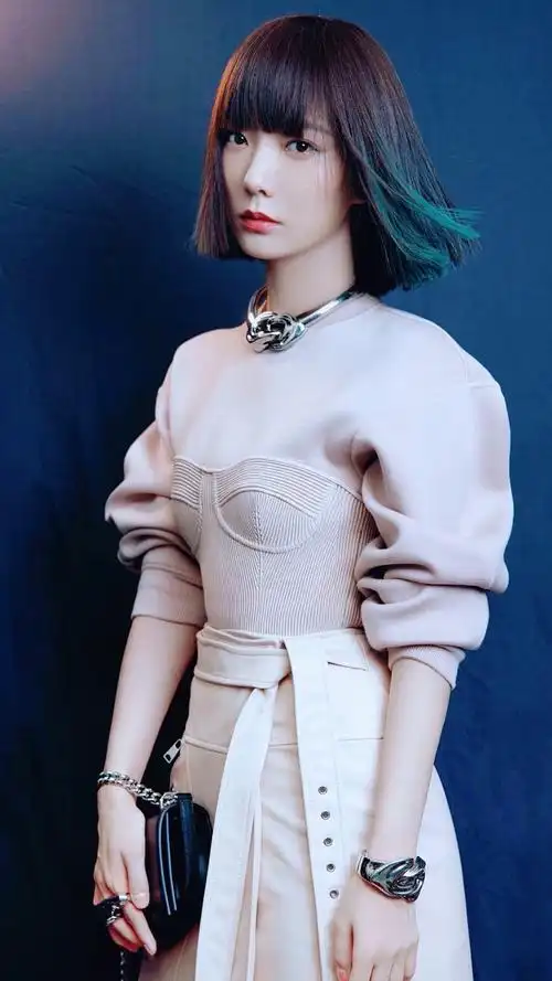 王珞丹 高清手机壁纸来喽