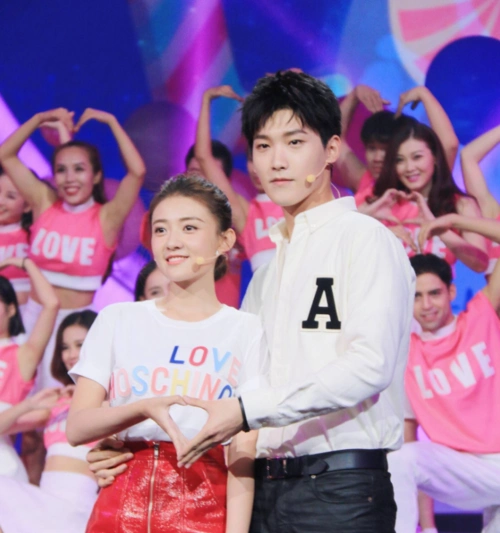 从蒲巴甲和梁洁分手这件事看出:男人还是影响女人"拔剑"的速度