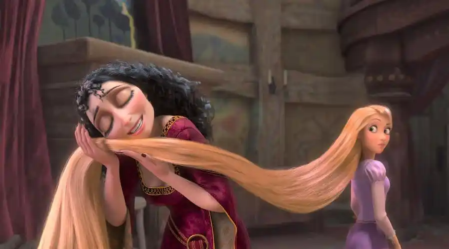 魔发奇缘:老巫婆囚禁公主18年,从不让. 来自半盏流年影666 - 微博