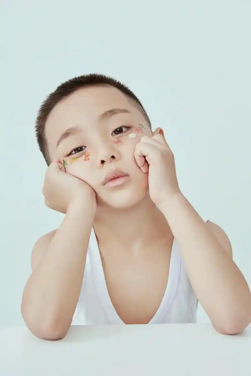 摩登儿童摄影|生日客照.成长不期而遇 生日如约而至给宝贝满 - 抖音