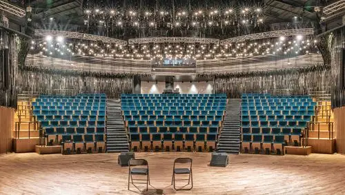 上海奉贤"未来剧场"内景曝光,观众席可伸缩,舞台可灵活放置……