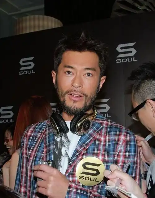 五位男星留胡子堪比"换脸":王宝强颜值巅峰,但最帅的还是他_网易订阅