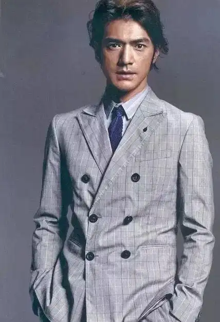 高质量男士金城武身穿西装好潇洒真是自带霸总范