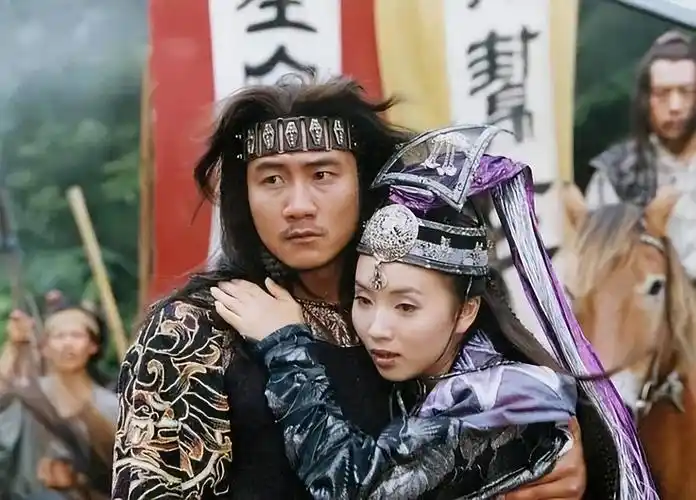 天龙八部大陆胡军版40(快20年了,黄日华和胡军两版"乔峰",终于快要分