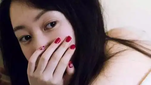 孕早期有褐色分泌物被吓了一跳?