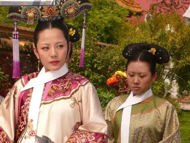 王岳伦否认曾称"敬妃"是初恋女友:根本不认识