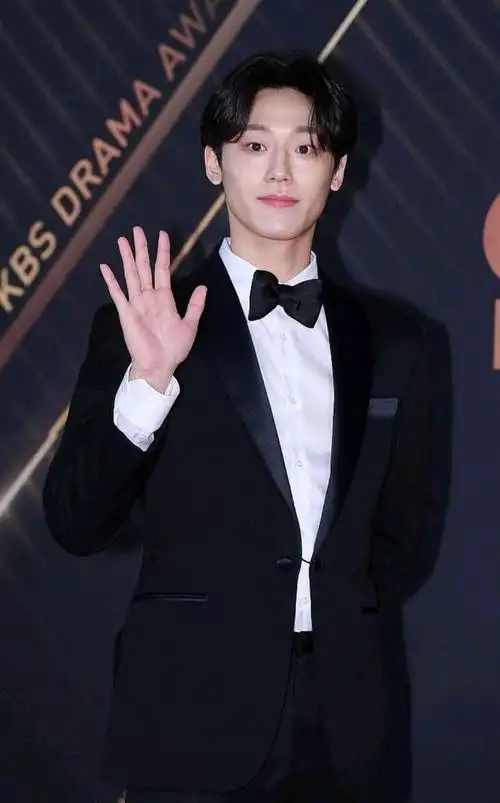 今日(24日)凌晨,韩国男星李到晛的个人官方ig(instagram)遭骇客入侵