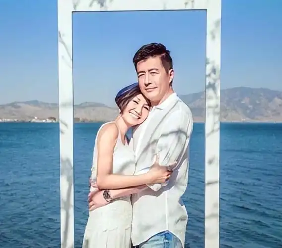 富商王玲嫁二婚大16岁演员高曙光婚后生一子幸福美满