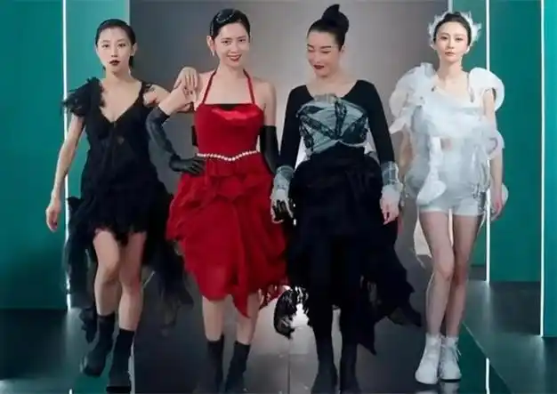 整整9年了,乌尔善的《封神》三部曲,被陈牧驰给扒的底裤都不剩|陈冰