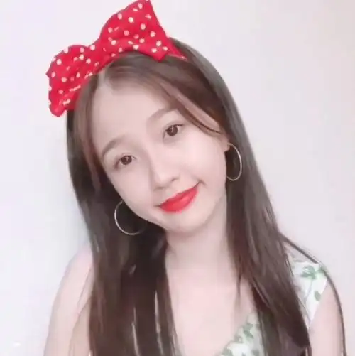 一组虞书欣的可爱头像