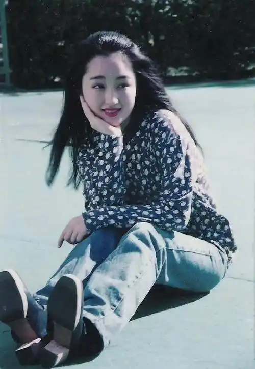 原创20岁爆红成国民女神巅峰时为爱情隐退杨钰莹凭什么再翻红