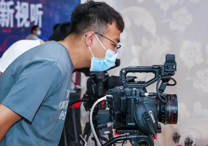 赋能5g时代内容创作,佳能携多元化专业影像设备亮相ccbn2021_器材_色