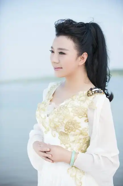 【映帆娱乐资讯】最纯朴女中音刘子琪《茉莉花正开》唱响一带一路