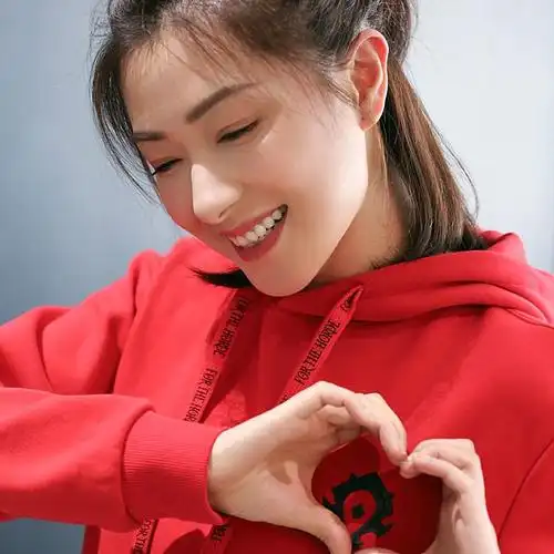 如何评价《乘风破浪的姐姐》的万茜的长相?