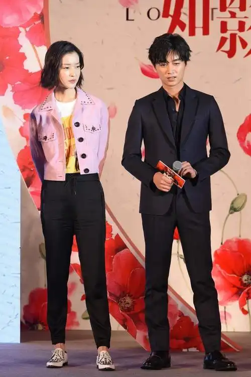 "胡子拉碴","卷毛发型",这样的陈晓你们可吗?