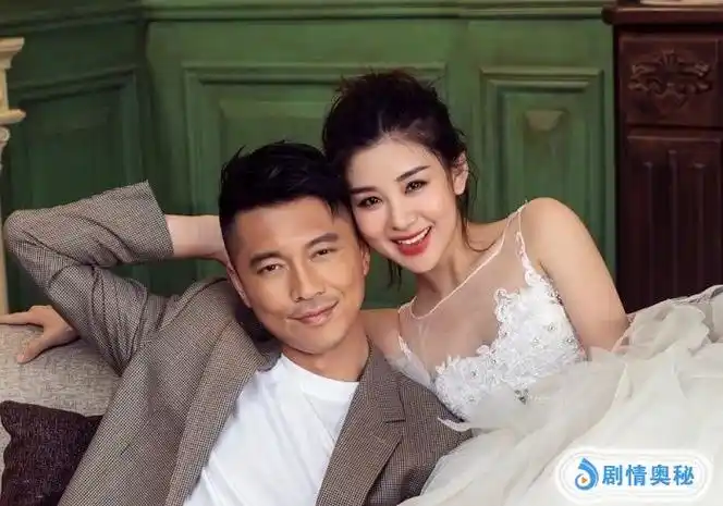 33岁却拥有"童颜脸",看不出生过孩子,老公为娇妻吻戏都不拍