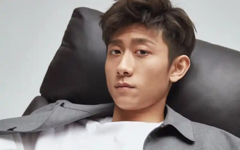 求张一山这张高清图