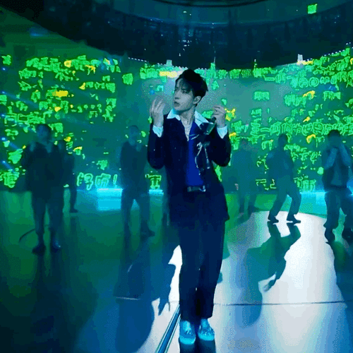 王一博这组动图我也就看了一万遍吧!