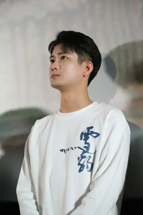 熊梓淇超话点亮璀璨光影,解读信仰真谛824月3日,全国上映,期待影院