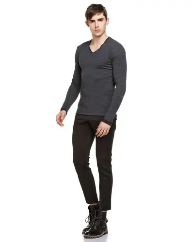 深灰色个性英俊长袖上衣