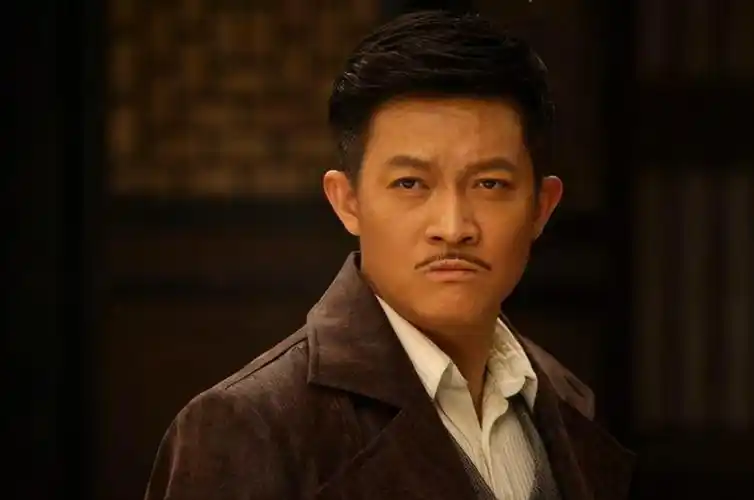 就像杨志刚自己说的那样, 他的整个青春期,都献给了哥哥的电视剧.