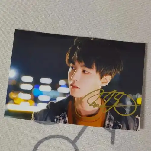 重生之门王俊凯亲笔签名照片