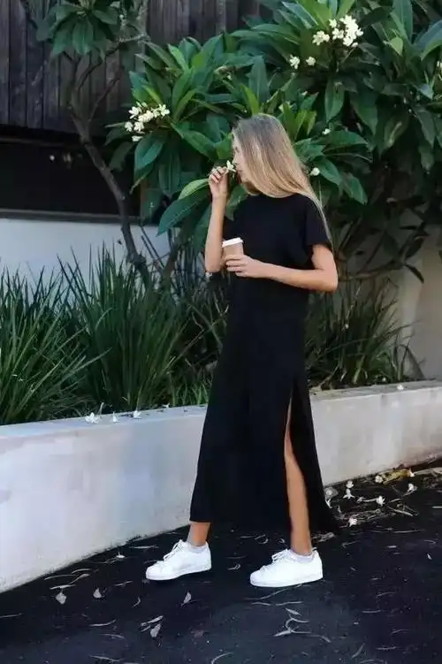 时尚就是简单,白鞋配裙子就是一种时尚!