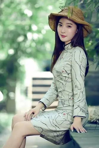 气质高贵典雅的优雅旗袍美女写真