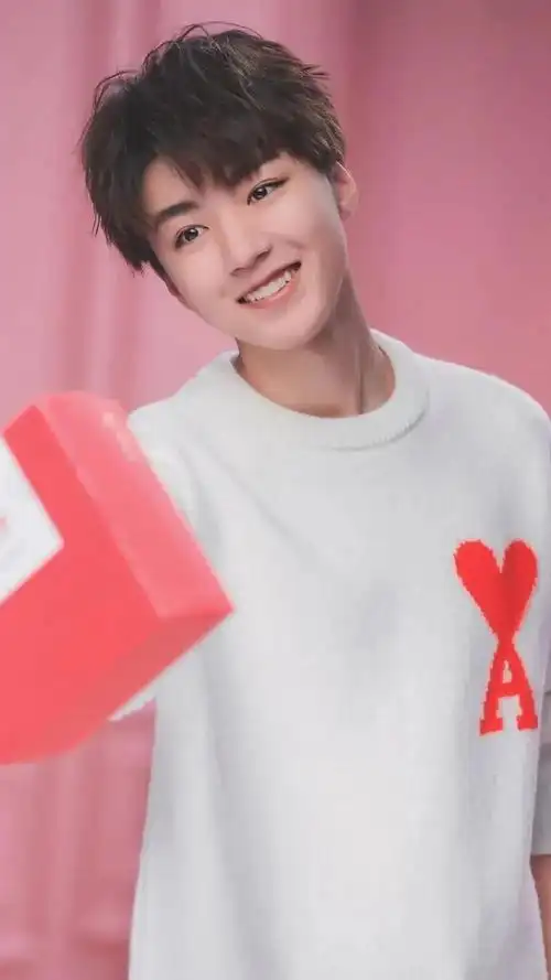 王俊凯心动笑颜合集 帅气可爱治愈力满分