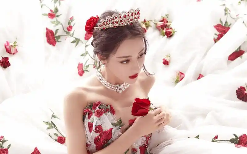 迪丽热巴星光大赏路人视角