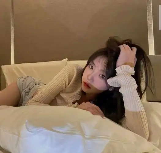 藏久了就分不清是喜欢还是执着了#女生头像  #高冷御姐头像