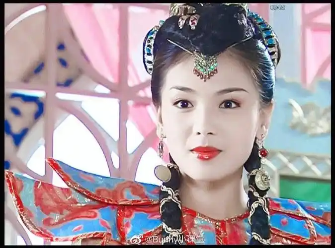 刘涛藏服造型梦回慕沙#刘涛18年前参演还珠格格3的慕沙公主,和她现在