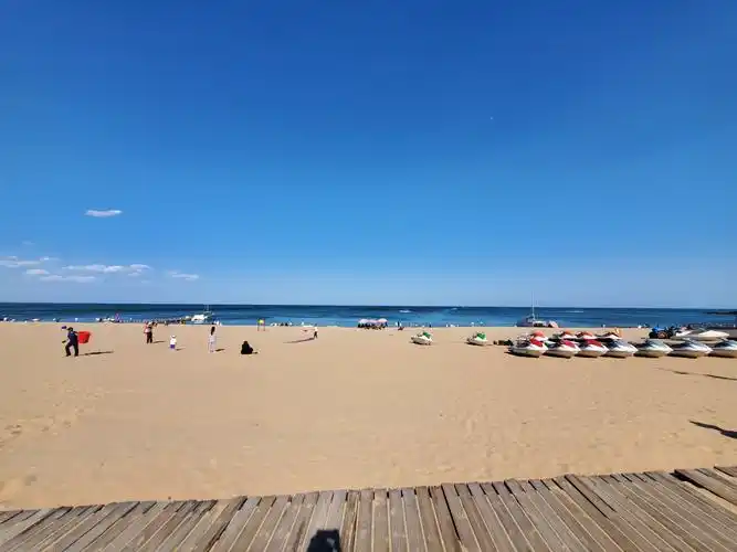 去海边玩沙子喽