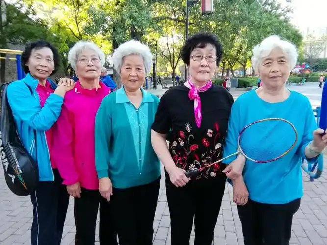 终于拍了5人合影