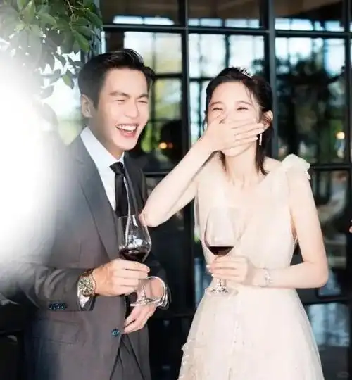 张若昀夫妻秀恩爱招黑?张艺兴对杜华翻脸?汪小菲爱当冤大头?