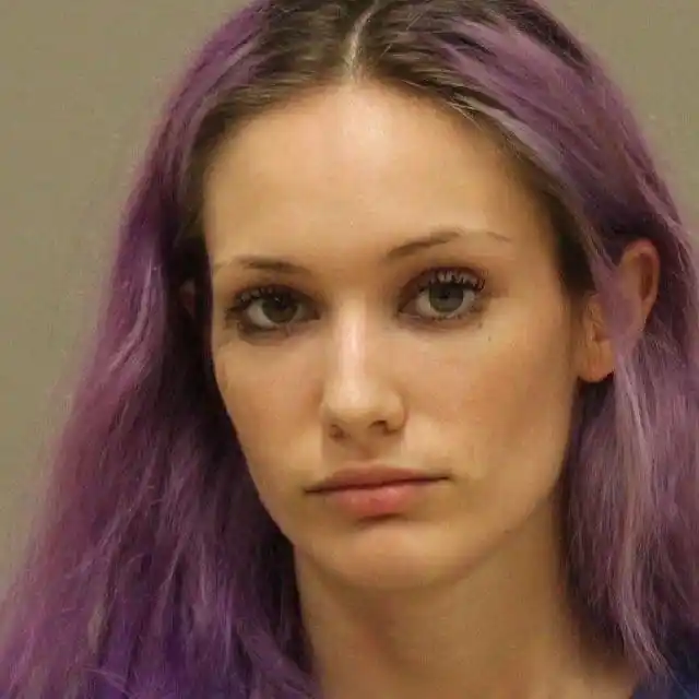 "最美女囚犯"入狱照走红:比模特更有气场