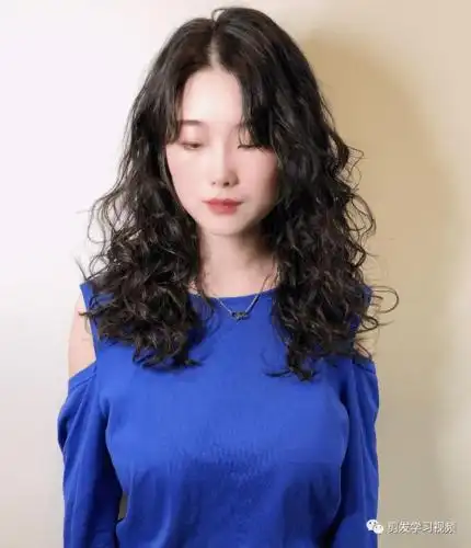 2020流行"满头烫"【精选80款】_发型