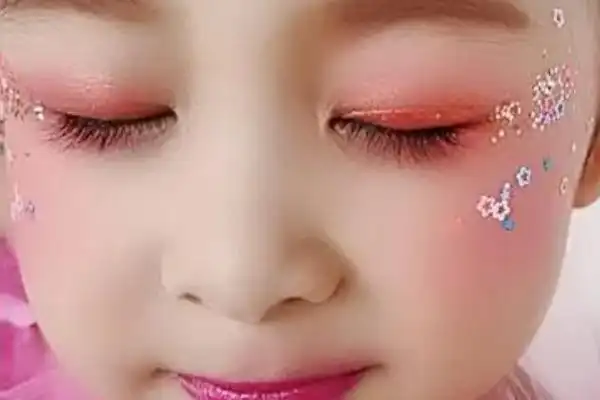 儿童舞台妆的简单画法