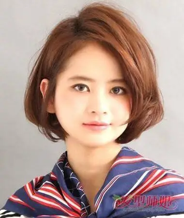 圆脸塌鼻子适合的发型 塌鼻子女生适合的发型