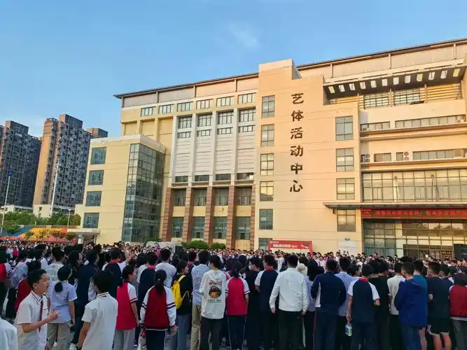 超嗨!河南省实验中学户外音乐会美出新高度