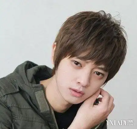 深亚麻灰头发图片男四款发型尽显时尚魅力