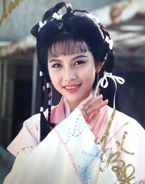 蔡少芬戴鸭舌帽素颜出镜口罩图案吸睛对于她我想说很好