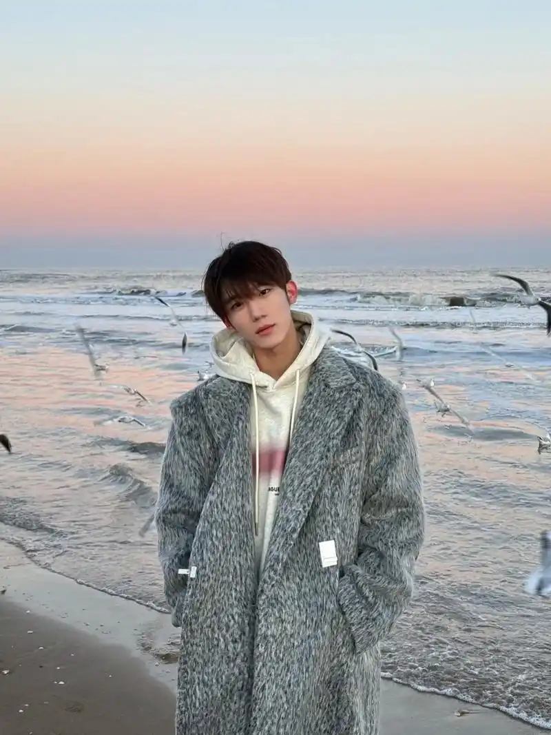 浪漫的人都有自己的乌托邦#小奶狗男友 #清纯男高 #浪漫的人 - 抖音