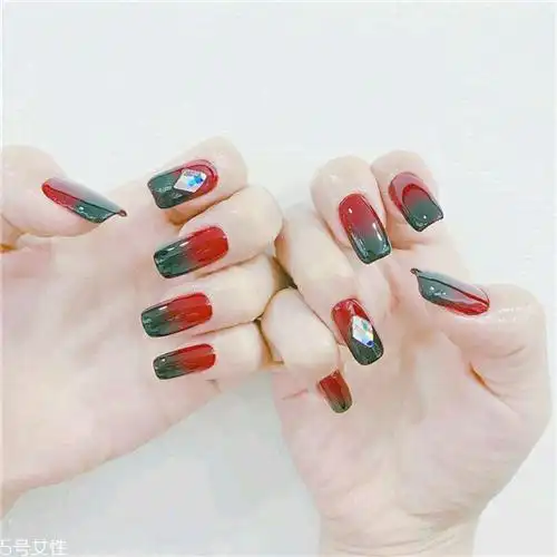 备孕期间可以做指甲吗 2018渐变色美甲图片大全集