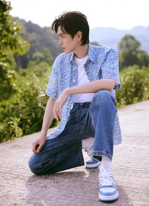 fendi品牌皮具代言人张若昀##fendisummer