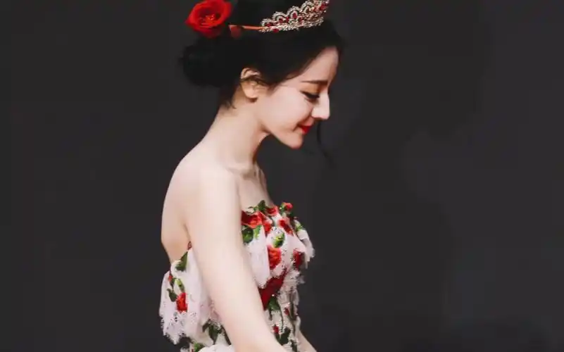 【迪丽热巴】星光大赏玫瑰庄园的公主啊啊啊啊!