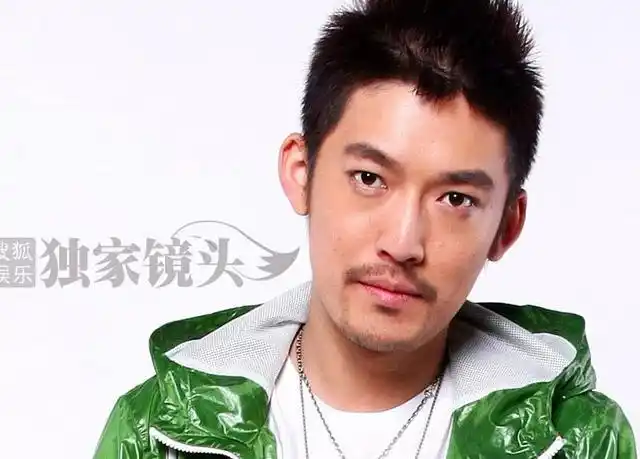 这个张博1982年出生,来自北京,毕业于中戏,2010年凭借历史剧《三国》