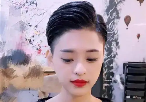女生一九分剃鬓角短发发型